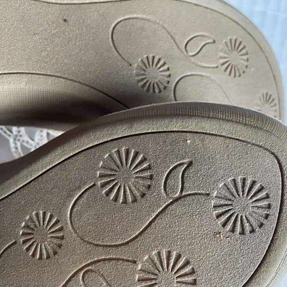 Cliffs By White Mountain Thong Sandals White Embellished with tiny Rhine… - Picture 12 of 14